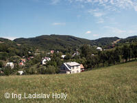 Pohled od hřbitova do okolí, Rusava