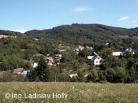 Pohled od hřbitova do okolí, Rusava